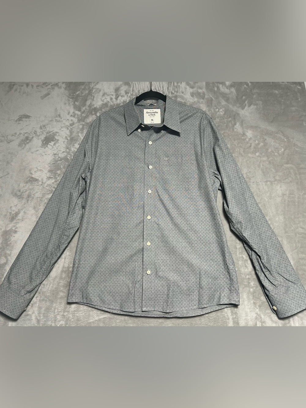 Abercrombie & Fitch Muscle Button Down Dress Shirt Men’s XL Gray Office Formal